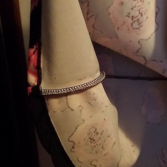 💐🌼🤗Floral prints blouse🤗🌼💐 - Picture 5 of 5